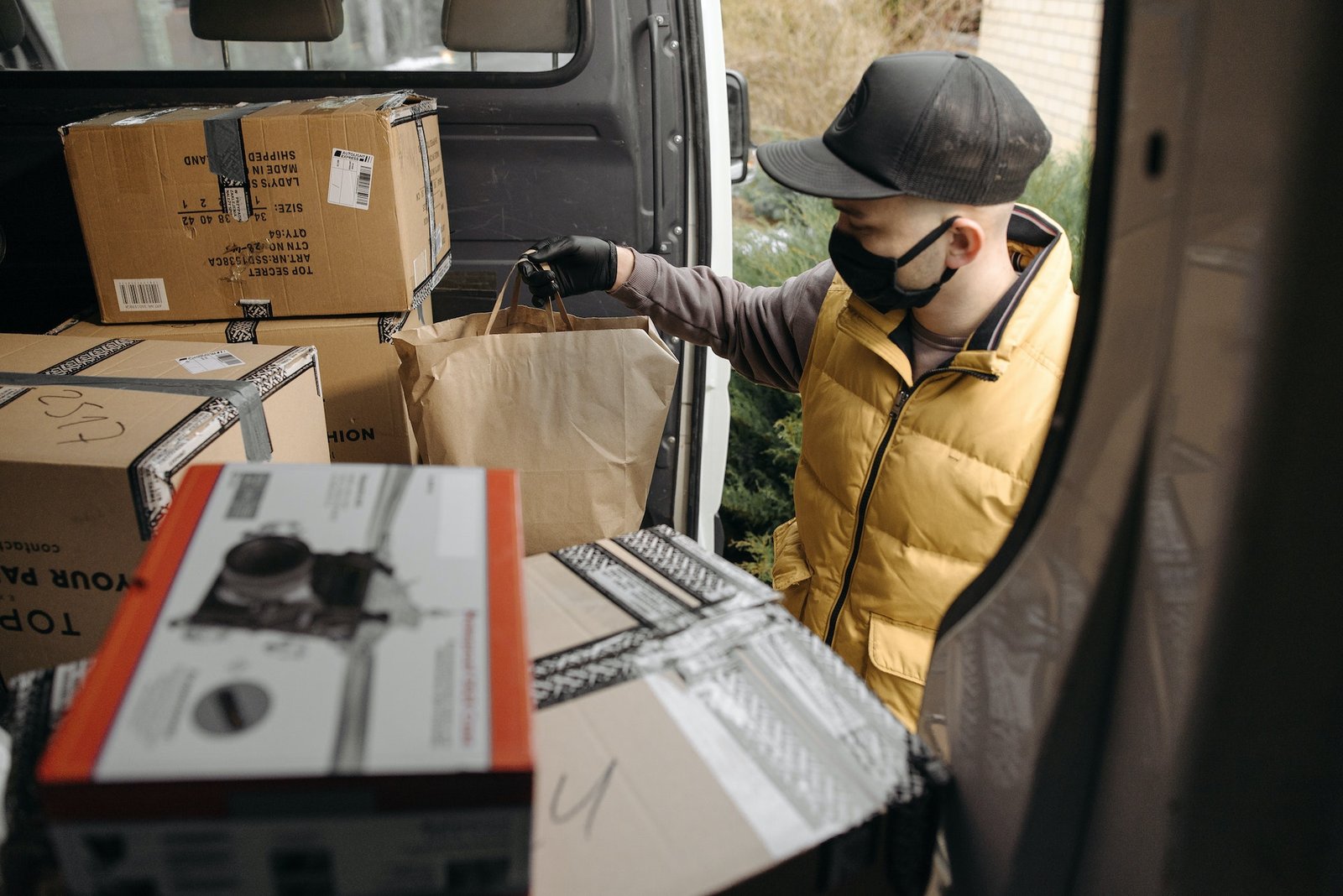 Seguro de carga: importância para entregas mais seguras no seu e-commerce