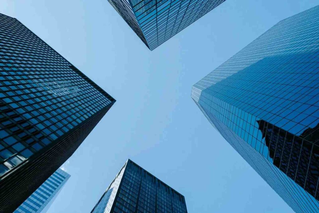 Entendendo o ambiente empresarial: microambiente e macroambiente como recursos para o sucesso